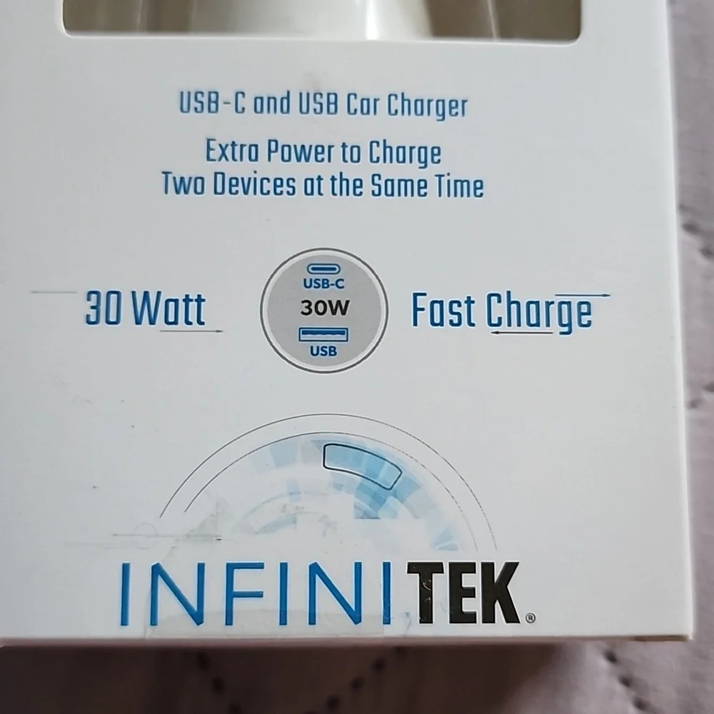 White USB-C and USB-A Car Charger
